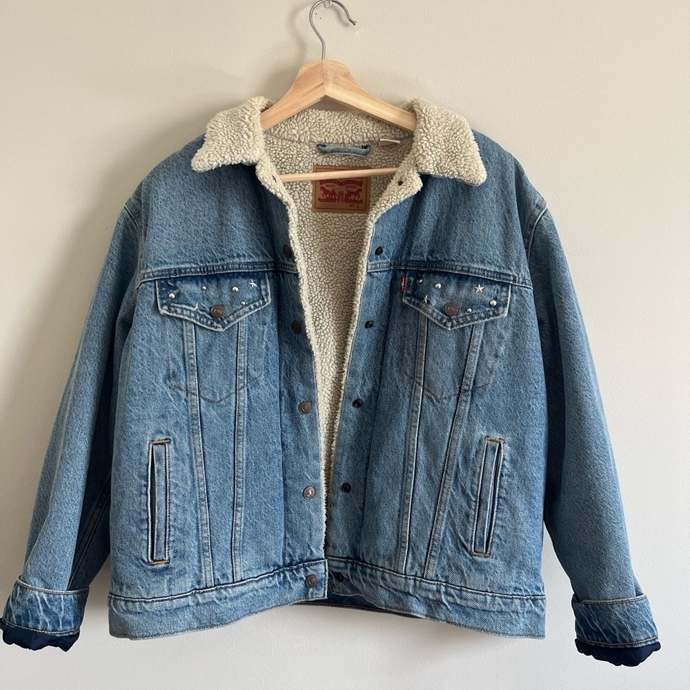 Authentic Levi’s sherpa jean jacket